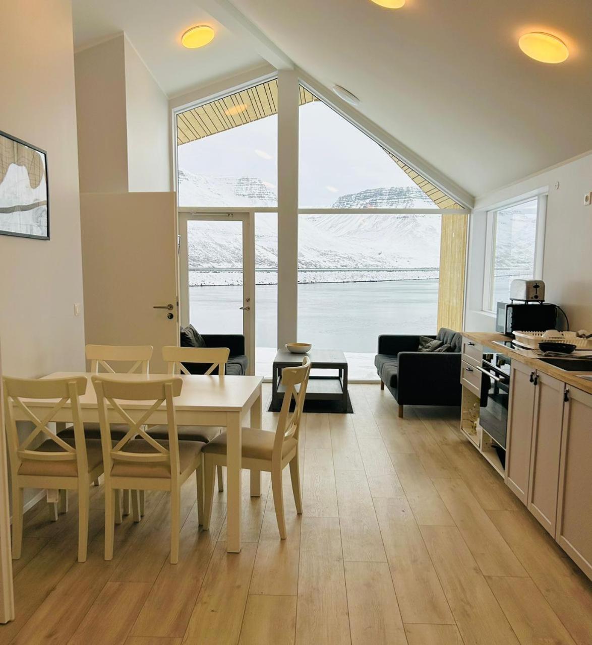 Fisk Club Cottages - Captain'S House Sudureyri 外观 照片
